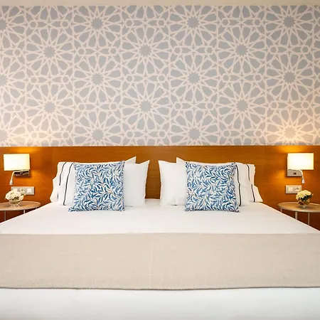 Hesperia 4*