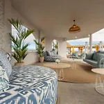 Hesperia 4*