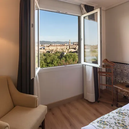 Hesperia 4*